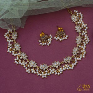 Mini Lotus Neckset