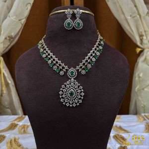 Beautiful Neckset