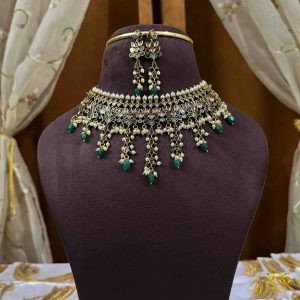 Unique Lotus Neckset