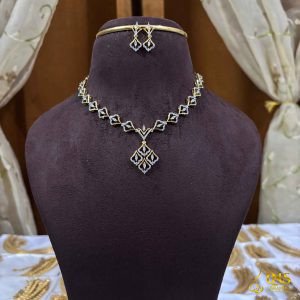 White stone neckset