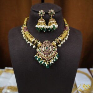 Kempu neckset
