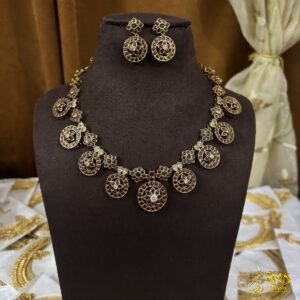 Bottu Kempu Neckset