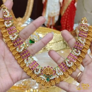 Kempu kaasu Neckset offer