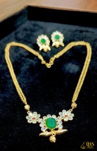 Handmade pendent chain with screwback earrings